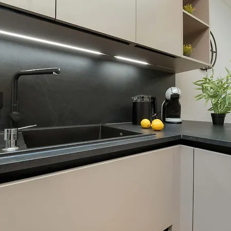 Cosy With Parking By Rent Like * Lodz