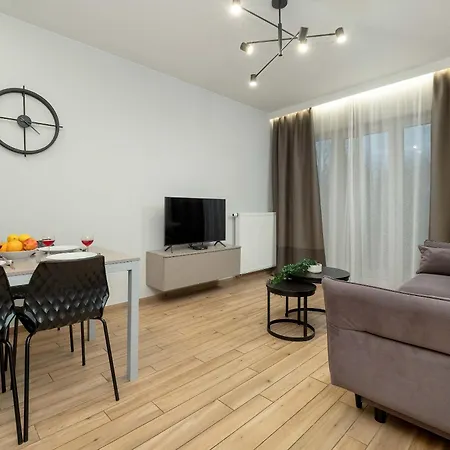 Stylish With Parking Next To Manufaktura By Rent Like Апартаменты