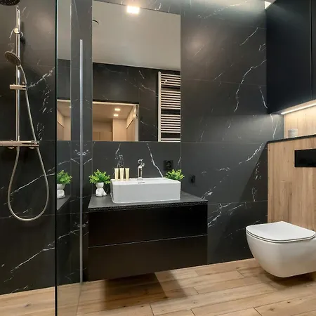 Cosy With Parking By Rent Like * Łódź