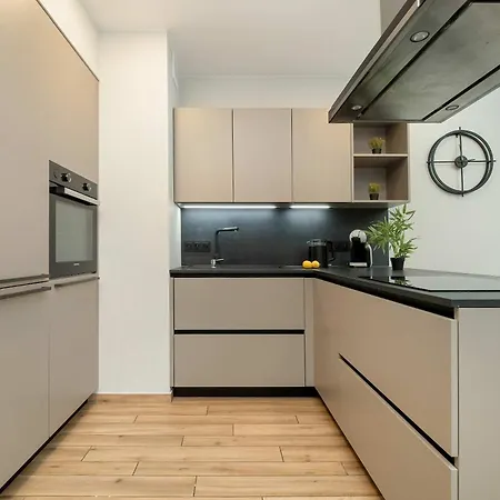 Stylish With Parking Next To Manufaktura By Rent Like